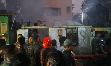 পটুয়াখালীতে আগুন লেগে পাঁচটি বাসাসহ দুই দোকান পুড়ে ছাই