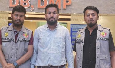 রাস্তায় দাঁড়ানো নারীদের দৌড়ে দৌড়ে পেটানো সেই রাসেল গ্রেপ্তার