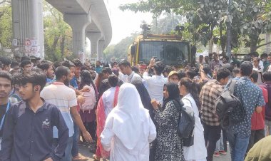 নারীর প্রতি সহিংসতার প্রতিবাদে শাহবাগে ৩০ কলেজের শিক্ষার্থীরা