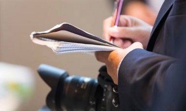 সাংবাদিকদের শিক্ষাগত যোগ্যতা ও বেতন জানাল সংস্কার কমিশন