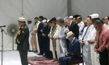 বঙ্গভবনে নামাজে ইমামতি করলেন সেনাপ্রধান