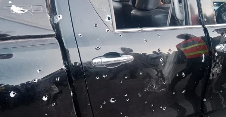  পাকিস্তানে গাড়িতে এলোপাতাড়ি গুলি, নিহত ৬