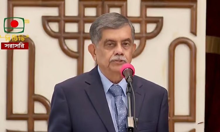 উপদেষ্টা হিসেবে শপথ নিলেন সি আর আবরার