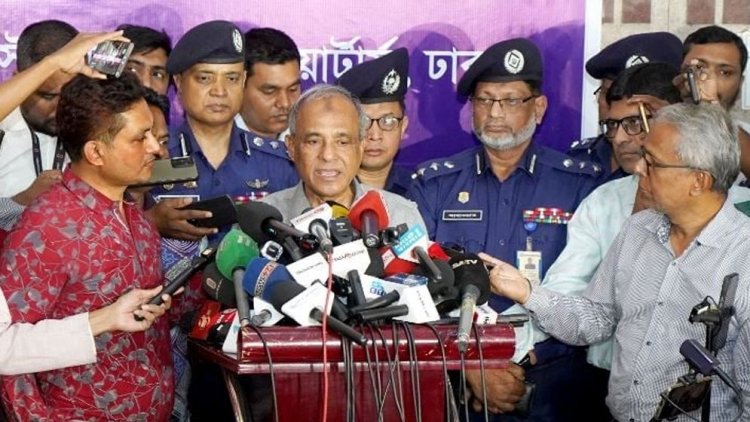 আইনশৃঙ্খলা রক্ষাকারী বাহিনী ছাড়া কারও অভিযান চালানোর অধিকার নেই- স্বরাষ্ট্র উপদেষ্টা