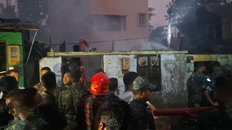 পটুয়াখালীতে আগুন লেগে পাঁচটি বাসাসহ দুই দোকান পুড়ে ছাই