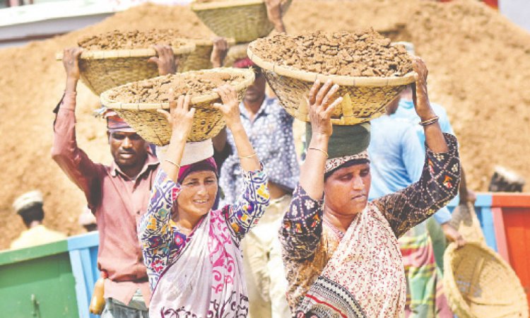 আন্তর্জাতিক নারী দিবস আজ ,বাড়ছে নারীর নিরাপত্তাহীনতা