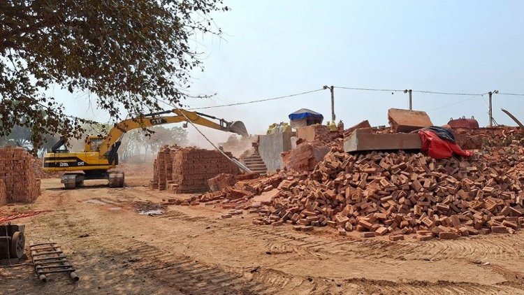 ছাত্র হত্যাকারী চেয়ারম্যানের ইটভাটা গুঁড়িয়ে দিল প্রশাসন