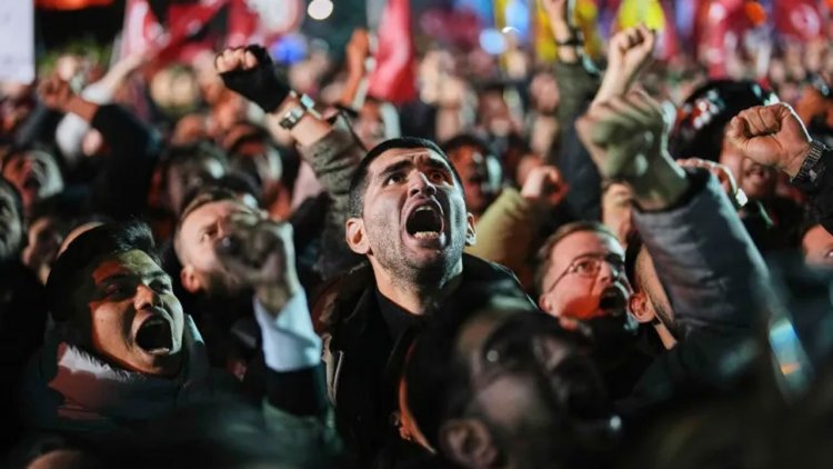 ইস্তাম্বুলের মেয়র গ্রেপ্তার, মুক্তির দাবিতে বিক্ষোভকারীদের ঢল