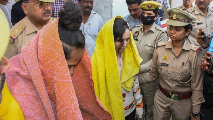 স্বামীকে হত্যা: প্রেমিককে নিয়ে একসঙ্গে জেলে থাকতে চান মুসকান