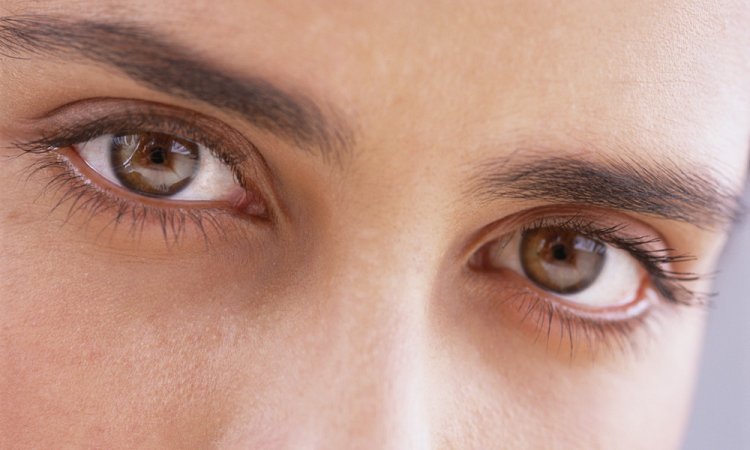 চোখের সুস্থতা বজায় রাখার ৫ সহজ উপায়