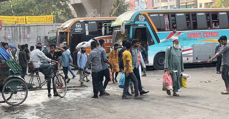 সায়েদাবাদ টার্মিনাল স্বস্তির ঈদযাত্রা, কাউন্টারে নেই বাড়তি চাপ