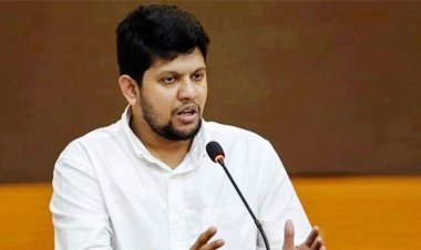 আওয়ামী লীগকে এ দেশে রাজনৈতিকভাবে দাঁড়াতে দেবো না- তথ্য উপদেষ্টা