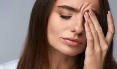 চোখের পাতা লাফায় কেন, এর করণীয় কী?