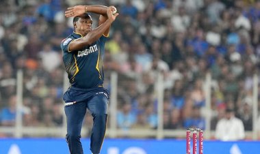  আইপিএল রেখে হঠাৎ দেশে ফিরলেন রাবাদা