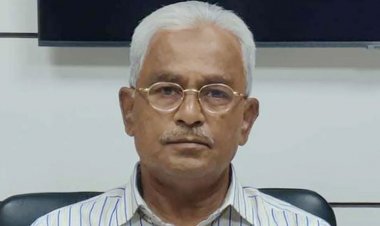 প্রশাসনের ওপর দুটো জিনিস ভর করেছে: আলাল