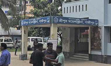 মাদকাসক্ত ছেলেকে কুপিয়ে হত্যার পর থানায় আত্মসমর্পণ