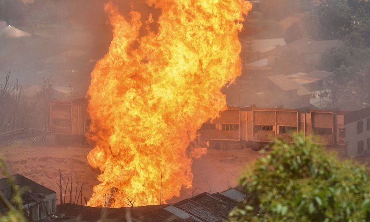 মালয়েশিয়ায় গ্যাস পাইপ ফেটে ভয়াবহ অগ্নিকাণ্ড
