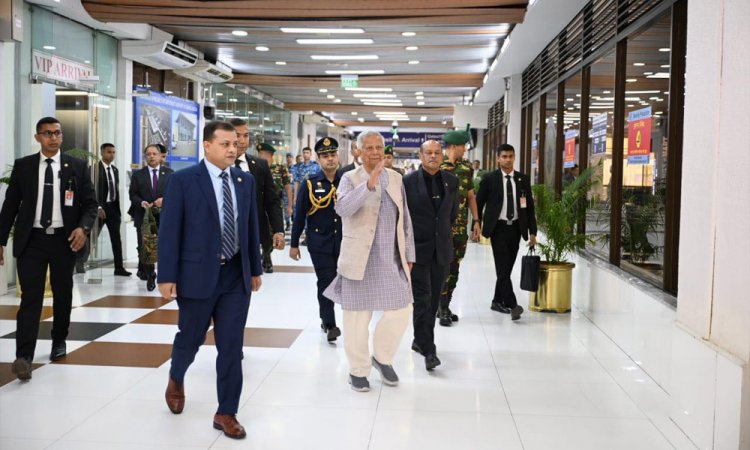 ব্যাঙ্ককের উদ্দেশে ঢাকা ছাড়লেন প্রধান উপদেষ্টা