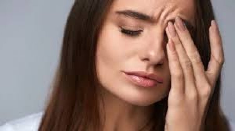 চোখের পাতা লাফায় কেন, এর করণীয় কী?