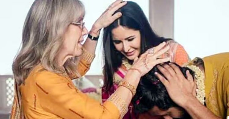  বলিউড নায়িকাদের মায়েরা কে কী করেন