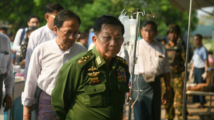 ব্যাংকক শীর্ষ সম্মেলনে যোগ দিলেন জান্তা প্রধান, তাকে 'খুনি' বলে প্রতিবাদ জানালো মিয়ানমারের নাগরিক