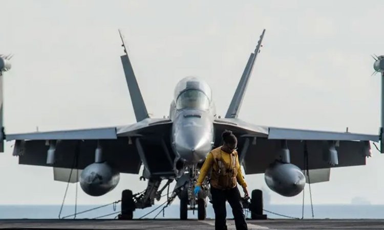 দ্বিতীয় মার্কিন বিমানবাহী রণতরী মধ্যপ্রাচ্যে পৌঁছেছে