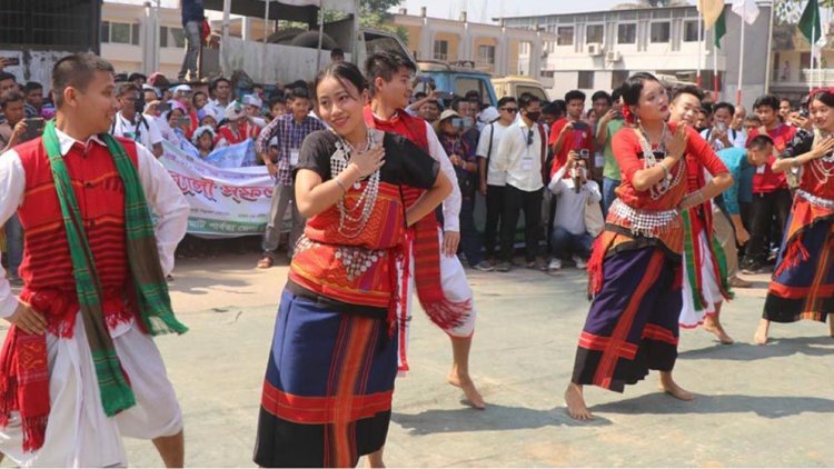 পাহাড়ে উৎসবের আমেজ