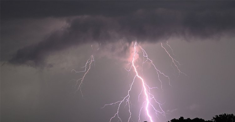  ভারত-নেপালে বজ্রপাতে ৬৯ জনের মৃত্যু