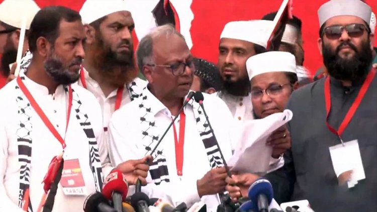 ‘মার্চ ফর গাজা’ কর্মসূচির ঘোষণাপত্র পাঠ করলেন মাহমুদুর রহমান