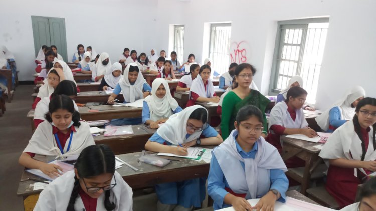 এসএসসি- ঝালকাঠিতে ১২ পরীক্ষার্থী বহিষ্কার, ১৩ পর্যবেক্ষককে অব্যাহতি