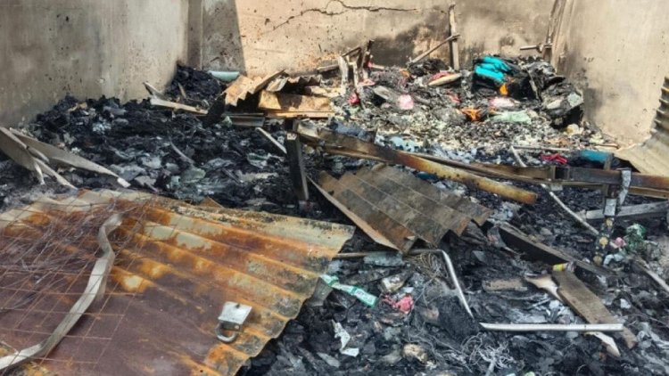 নোয়াখালীতে রহস্যজনক আগুনে ৯ দোকান পুড়ে ছাই!