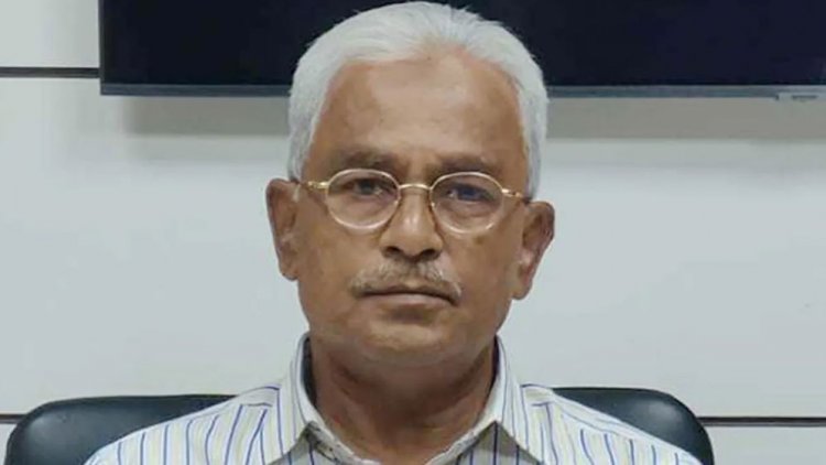 প্রশাসনের ওপর দুটো জিনিস ভর করেছে: আলাল