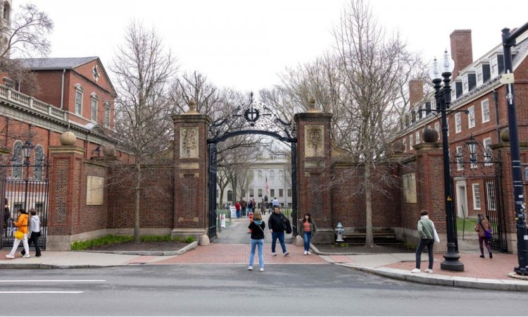 ট্রাম্প প্রশাসনের বিরুদ্ধে মামলা করল হার্ভার্ড বিশ্ববিদ্যালয়