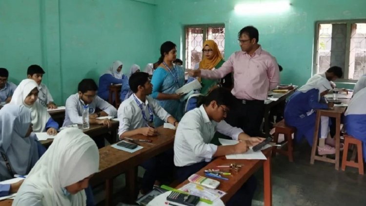 ৭ শিক্ষককে বহিষ্কার, কেন্দ্র সচিবকে অব্যাহতি