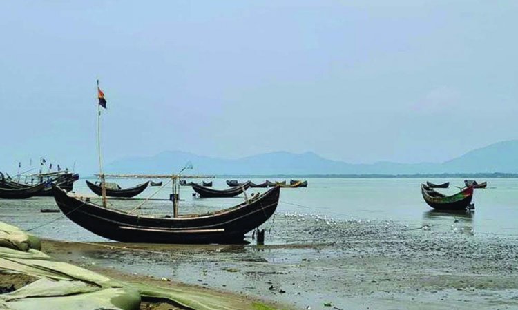 নাফ নদী থেকে দুই জেলেকে ধরে নিয়ে গেছে আরাকান আর্মি