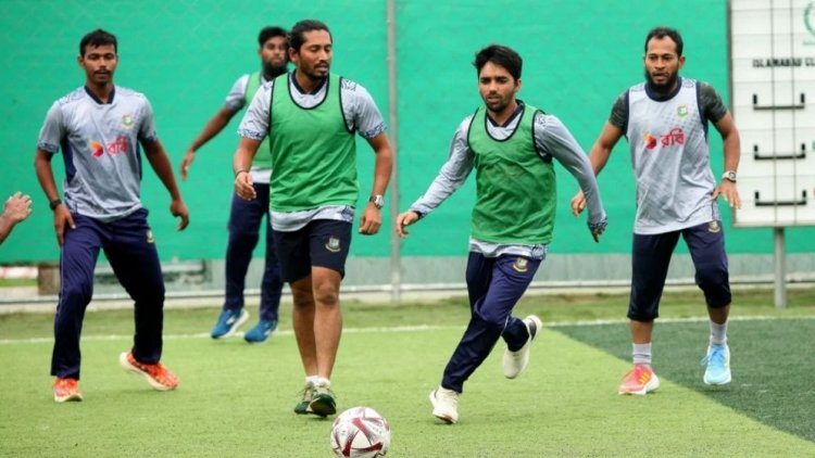 ৩ বছর পর টেস্ট দলে ফিরলেন এনামুল