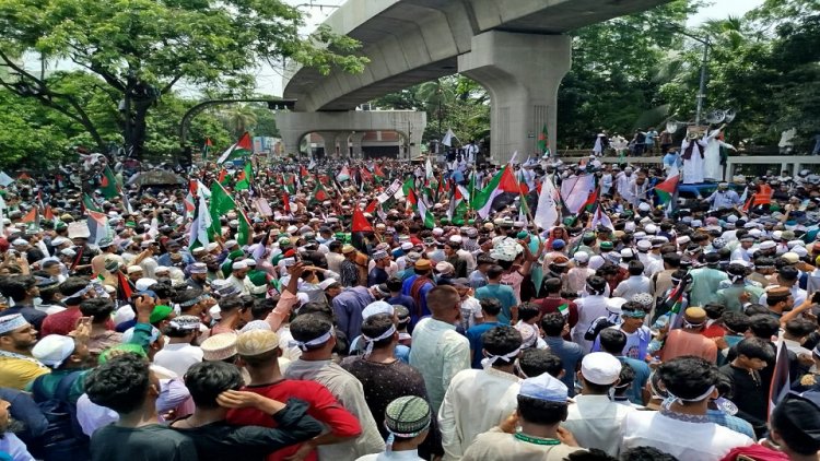 নিপীড়িত বিশ্ব মুসলিমের পক্ষে সংহতি: প্রেসক্লাব এলাকায় প্রায় অর্ধলাখ মানুষের জমায়েত