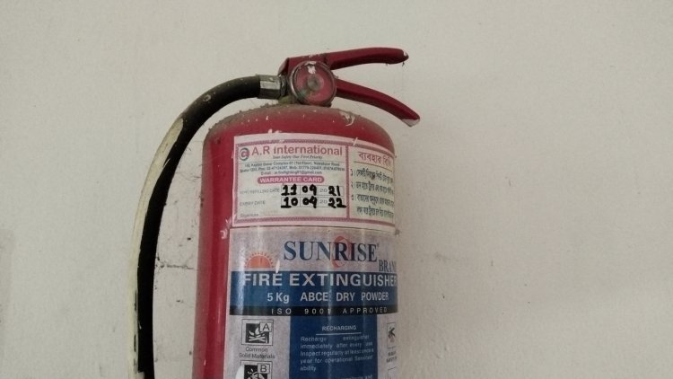 উপজেলা স্বাস্থ্য কর্মকর্তা ছুটিতে, ফায়ার সেফটি নিয়ে নেই কোনো কার্যকর পদক্ষেপ