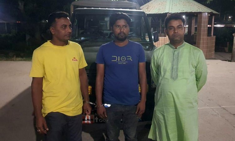 নাটোর ট্রাক থেকে চাঁদা তোলার সময় বিএনপি নেতাসহ গ্রেপ্তার ৩