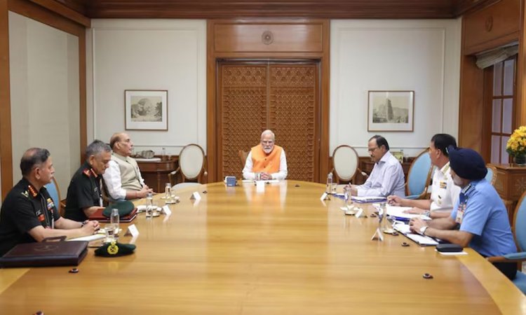 কাশ্মীর হামলার জবাবে সেনা অভিযানে মোদির ‘সবুজ সংকেত’