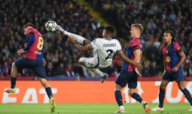 ৬ গোলের রোমাঞ্চে থামল বার্সা-ইন্টার থ্রিলার