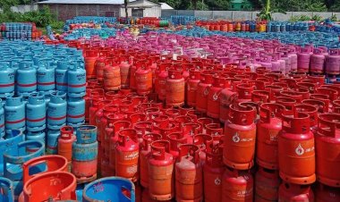 এলপি গ্যাসের নতুন দাম নির্ধারণ বিকালে