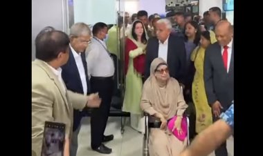 খালেদা জিয়াকে স্বাগত জানান মির্জা ফখরুল