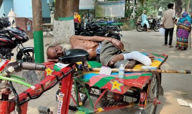 অসুস্থ বাবাকে স্টেশনে ফেলে গেল ছেলে, দায়িত্ব নিলেন বিএনপি সভাপতি