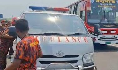 ঢাকা-মাওয়া এক্সপ্রেসওয়েতে অ্যাম্বুল্যান্সে বাসের ধাক্কা, নিহত ৫