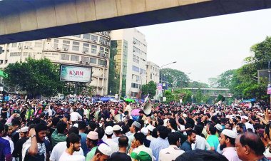 আ.লীগ নিষিদ্ধের দাবিতে উত্তাল শাহবাগ, বাড়ছে জনস্রোত