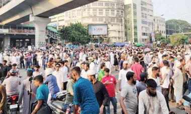 আওয়ামী লীগ নিষিদ্ধের দাবিতে শাহবাগ ব্লকেড