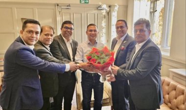 লন্ডনে তারেক রহমানের সঙ্গে সিঙ্গাপুর বিএনপি নেতাকর্মীদের সাক্ষাৎ