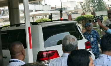 শাহজালাল বিমানবন্দর পরিদর্শনে স্বরাষ্ট্র উপদেষ্টা