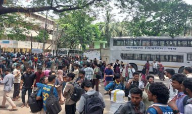 লংমার্চ টু যমুনা: ক্যাম্পাসে জড়ো হচ্ছেন জবি শিক্ষার্থীরা